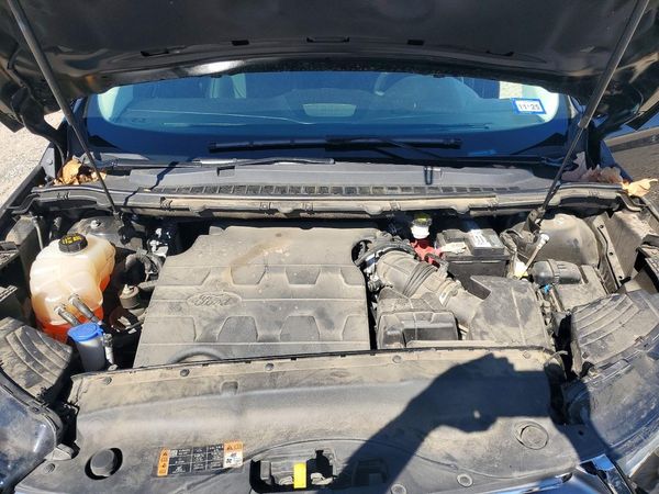 2018 FORD EDGE Titanium — Engine bay