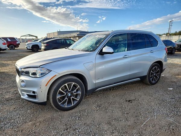 2017 BMW X5 xDrive40e — Front 3/4