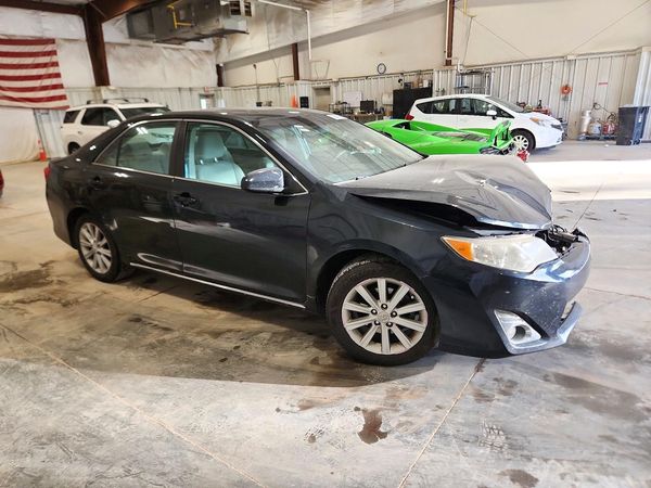 2012 TOYOTA CAMRY — Passenger 3/4