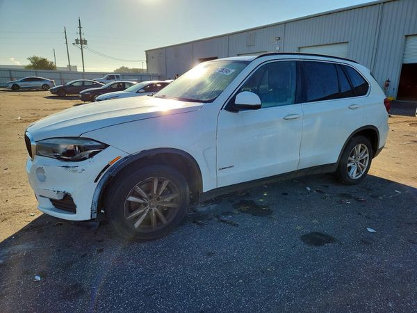 2015 BMW X5 xDrive35i — Front 3/4