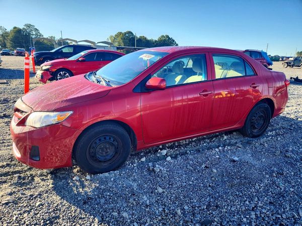 2013 TOYOTA COROLLA — Front 3/4