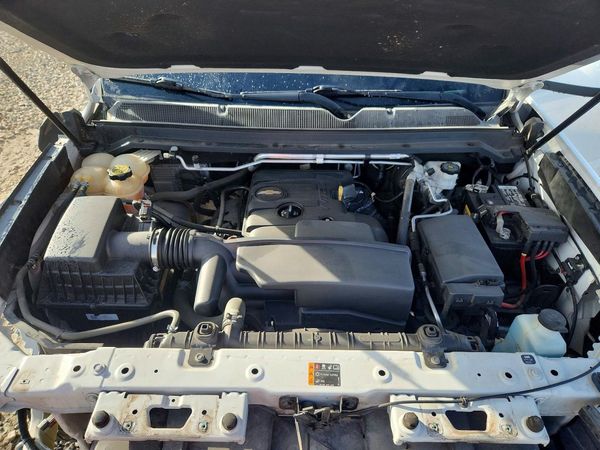 2020 CHEVROLET COLORADO LT — Engine bay