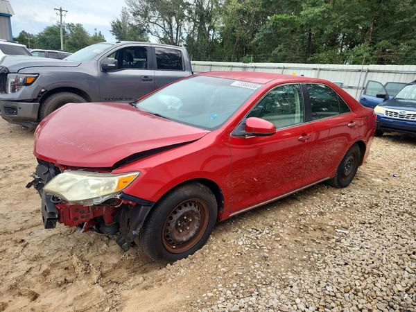 2012 TOYOTA CAMRY — Front 3/4