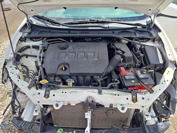 2016 TOYOTA COROLLA L/LE — Engine bay