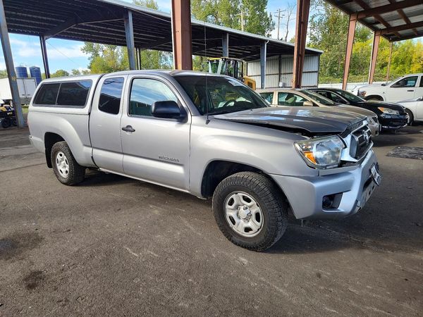 2015 TOYOTA TACOMA Delux Grade — Passenger 3/4