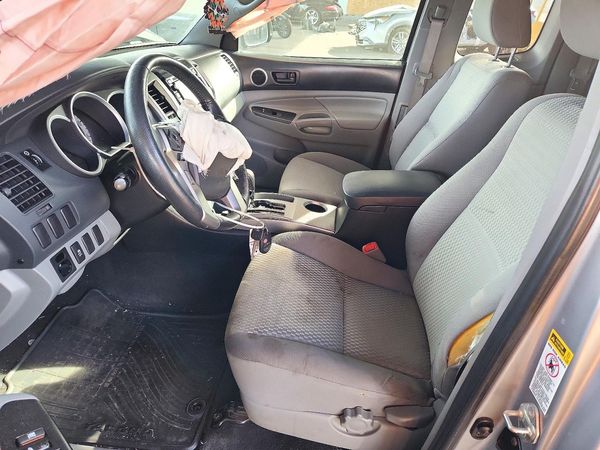 2015 TOYOTA TACOMA Delux Grade — DENT