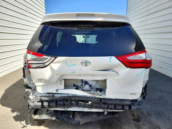2015 TOYOTA SIENNA — DIRR