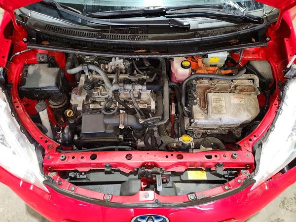 2012 TOYOTA PRIUS — Engine bay