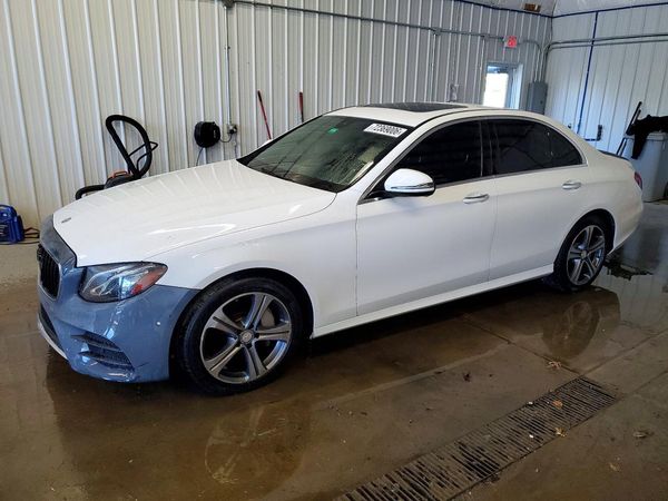 2017 MERCEDES-BENZ E-CLASS E300-4M — Front 3/4