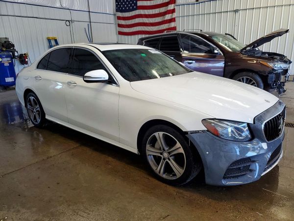 2017 MERCEDES-BENZ E-CLASS E300-4M — Passenger 3/4