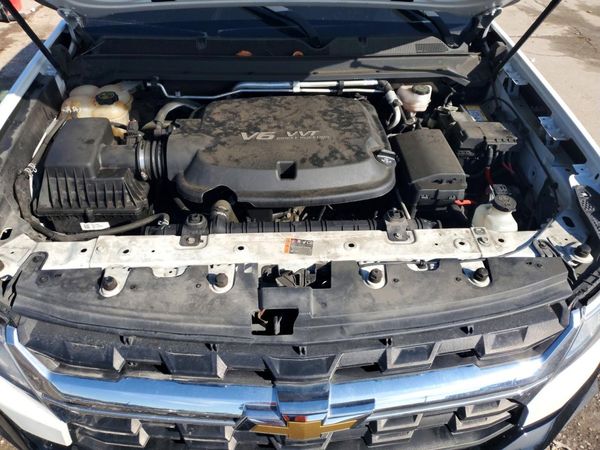 2022 CHEVROLET COLORADO Work Truck — Engine bay