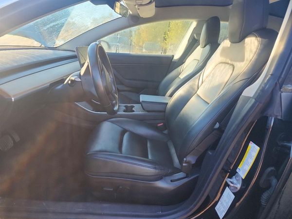 2019 TESLA MODEL 3 — DENT