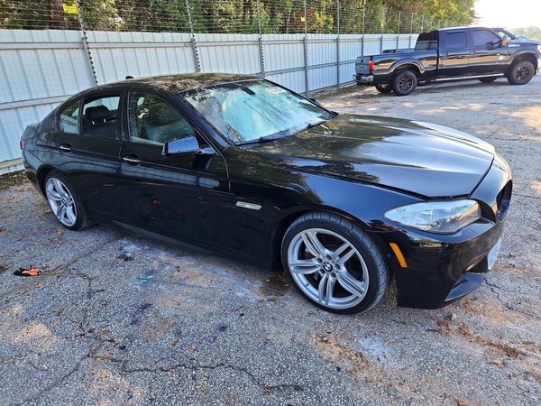 2013 BMW 550 — Passenger 3/4