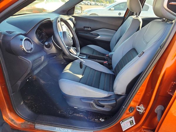 2021 NISSAN KICKS SR — DENT
