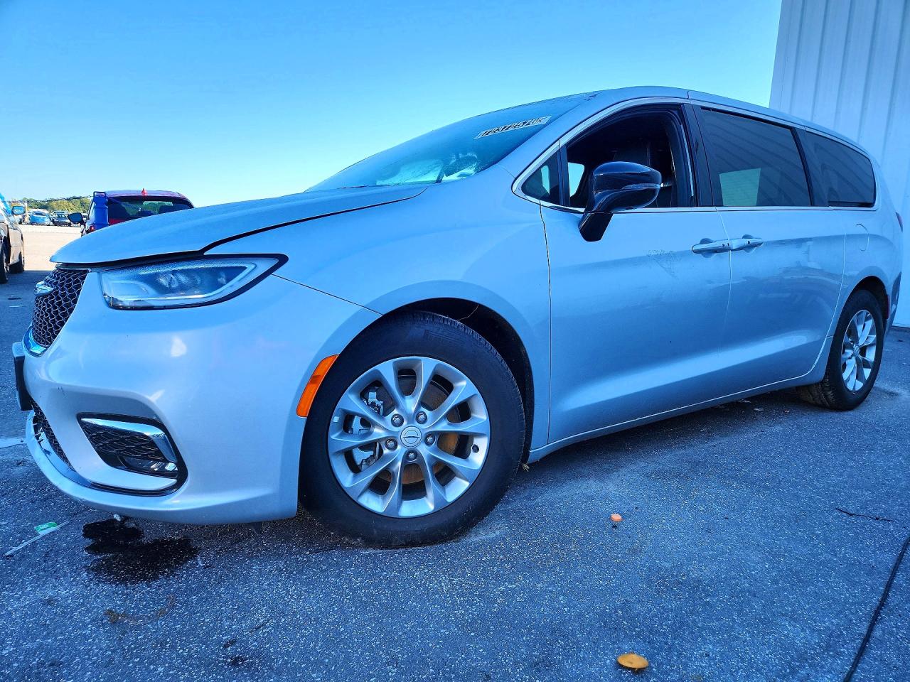 2026 CHRYSLER PACIFICA Limited — Front 3/4