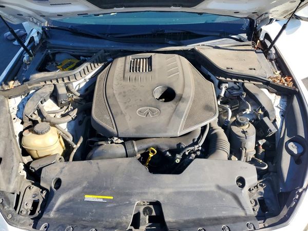 2017 INFINITI Q50 — Engine bay