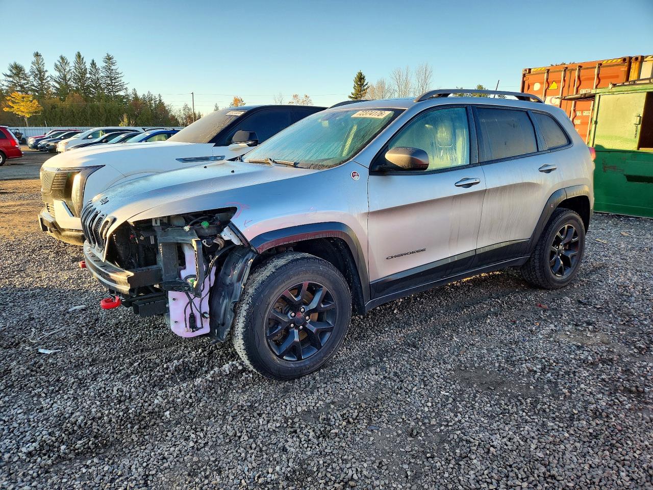 2017 JEEP CHEROKEE Trailhawk — Front 3/4