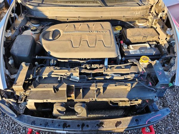 2017 JEEP CHEROKEE Trailhawk — Engine bay