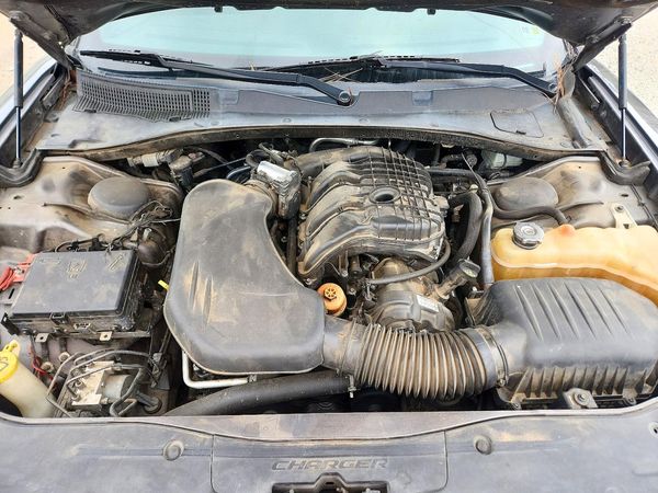 2016 DODGE CHARGER SXT — Engine bay