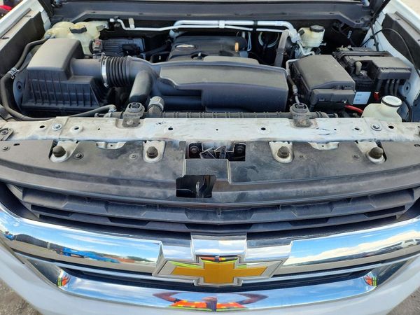 2017 CHEVROLET COLORADO Work Truck — Engine bay