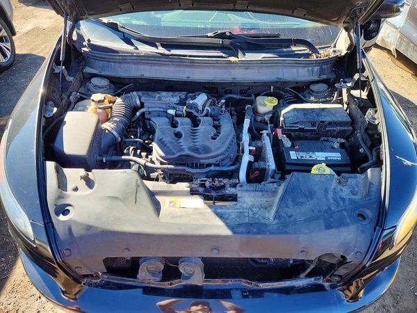 2016 JEEP CHEROKEE Limited — Engine bay
