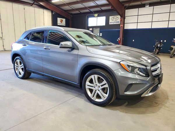 2015 MERCEDES-BENZ GLA GLA250 4-MATIC — Passenger 3/4