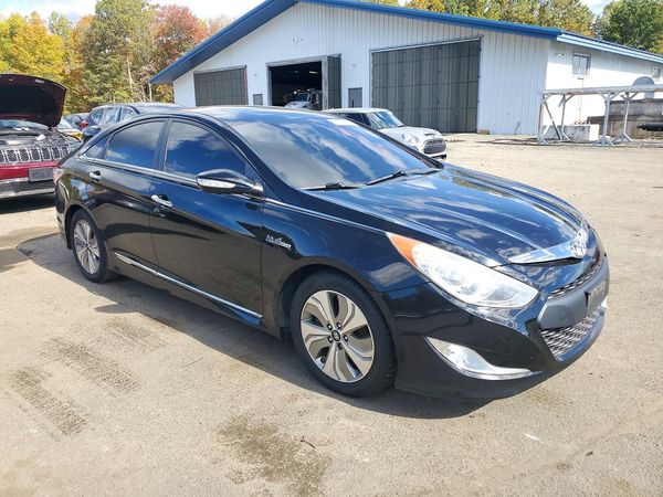 2013 HYUNDAI SONATA Hybrid / Hybrid Limited — Passenger 3/4