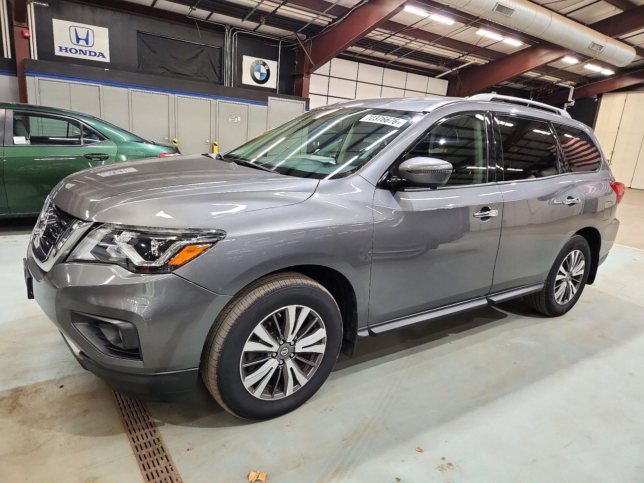 2018 NISSAN PATHFINDER — Front 3/4