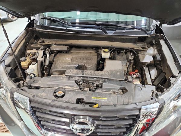 2018 NISSAN PATHFINDER — Engine bay