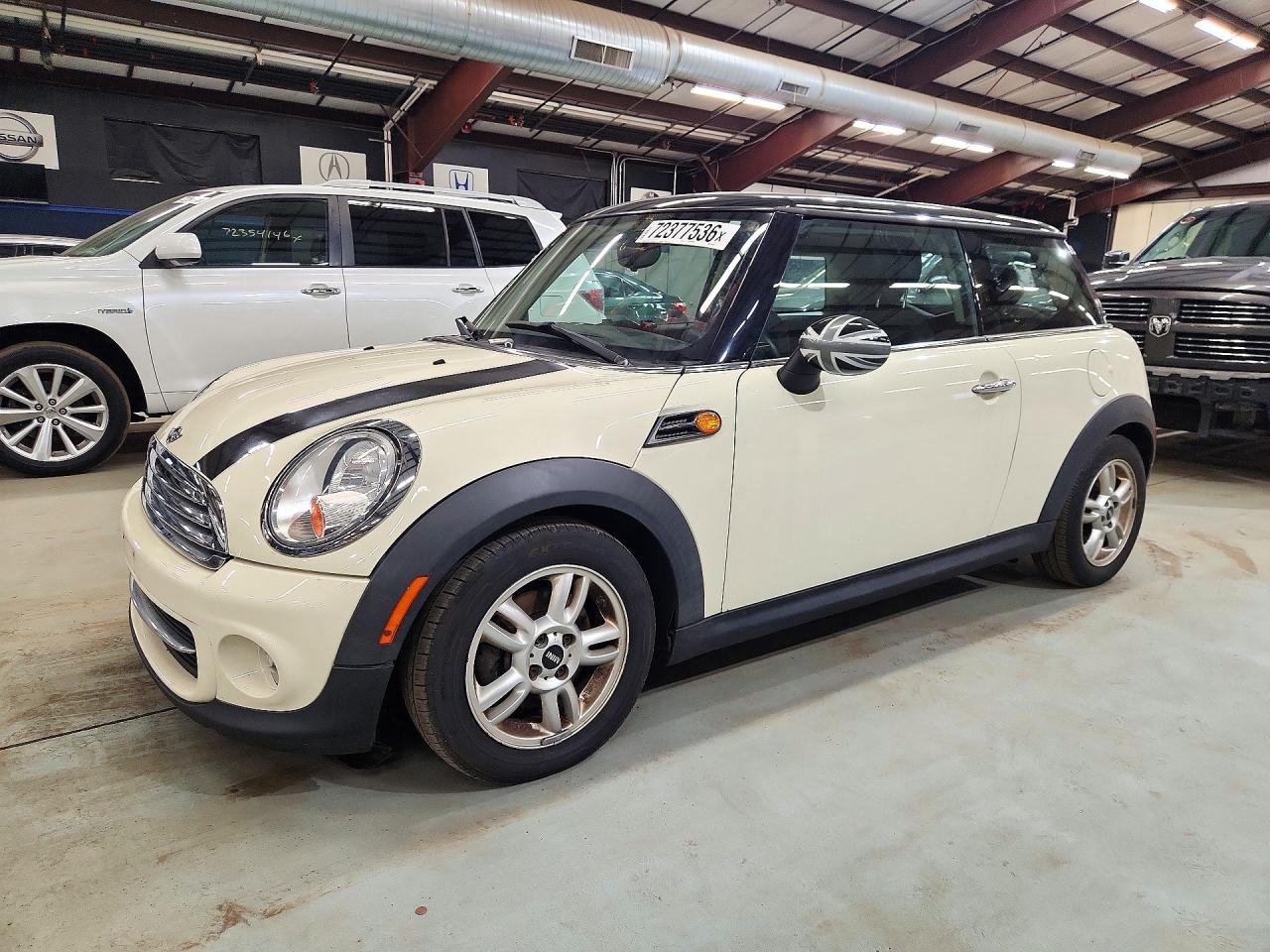 2012 MINI COOPER — Front 3/4