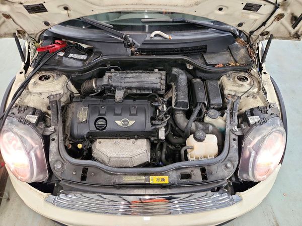 2012 MINI COOPER — Engine bay