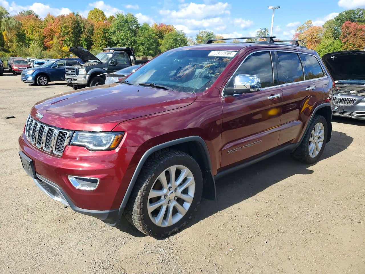 2017 JEEP CHEROKEE Limited — Front 3/4