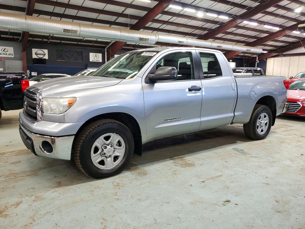 2013 TOYOTA TUNDRA SR5 — Front 3/4
