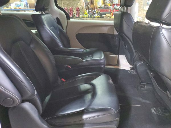 2023 CHRYSLER PACIFICA Touring L — PSRS