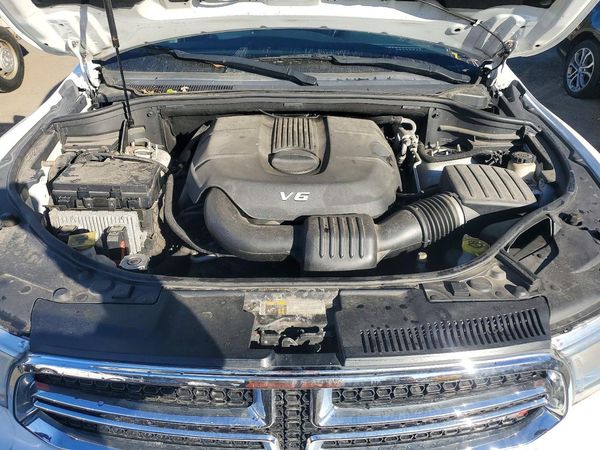 2015 DODGE DURANGO Limited — Engine bay