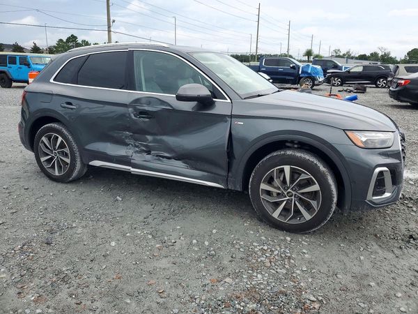 2024 AUDI Q5 S Line quattro Prestige — Passenger 3/4