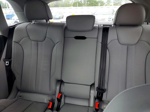 2024 AUDI Q5 S Line quattro Prestige — SUVN