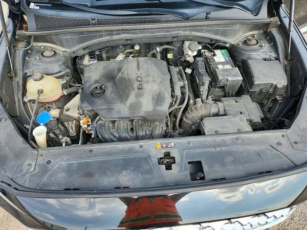 2022 HYUNDAI SANTA FE SEL — Engine bay