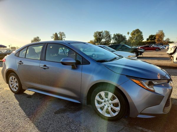 2020 TOYOTA COROLLA LE — Passenger 3/4
