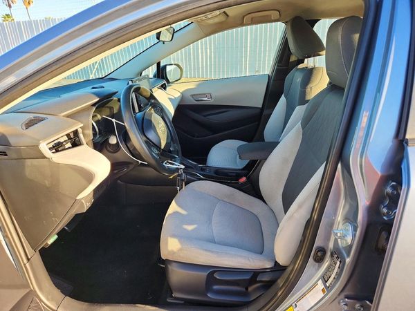 2020 TOYOTA COROLLA LE — DENT