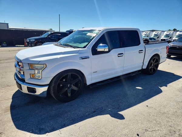 2017 FORD F150 SuperCrew — Front 3/4