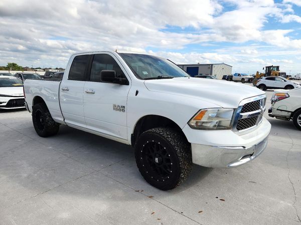 2015 RAM 1500 SLT — Passenger 3/4