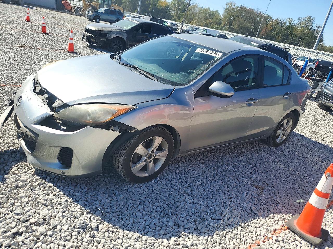 2012 MAZDA 3 Touring/GS — Front 3/4