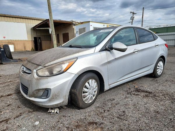 2017 HYUNDAI ACCENT SE Base — Front 3/4