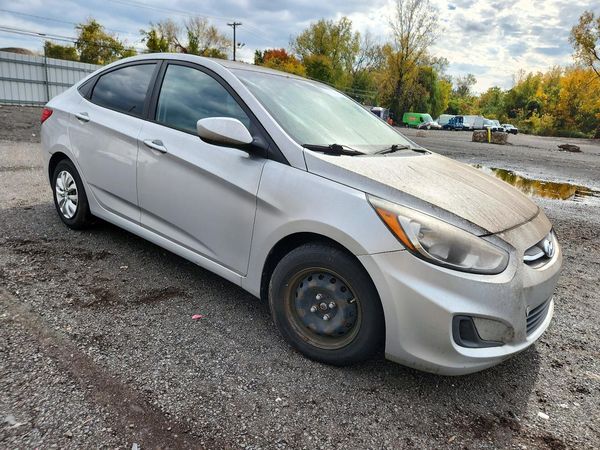 2017 HYUNDAI ACCENT SE Base — Passenger 3/4