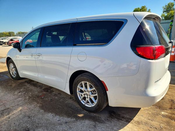 2023 CHRYSLER VOYAGER LX — DSRA
