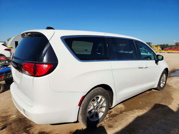 2023 CHRYSLER VOYAGER LX — PSRA