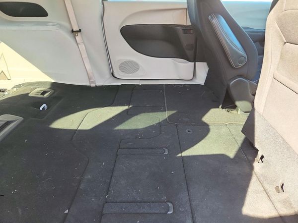 2023 CHRYSLER VOYAGER LX — PSRS