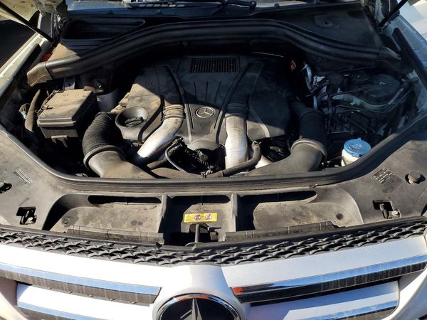 2013 MERCEDES-BENZ GL GL450 4MATIC — Engine bay