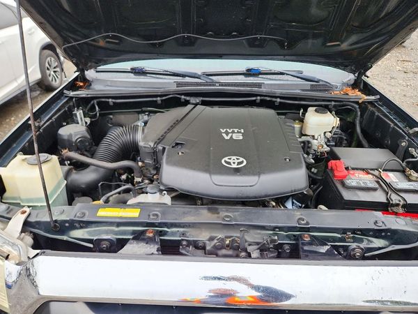 2014 TOYOTA TACOMA Delux Grade — Engine bay
